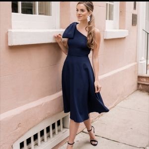 Gal Meets Glam Navy Dress with Bow Size 4